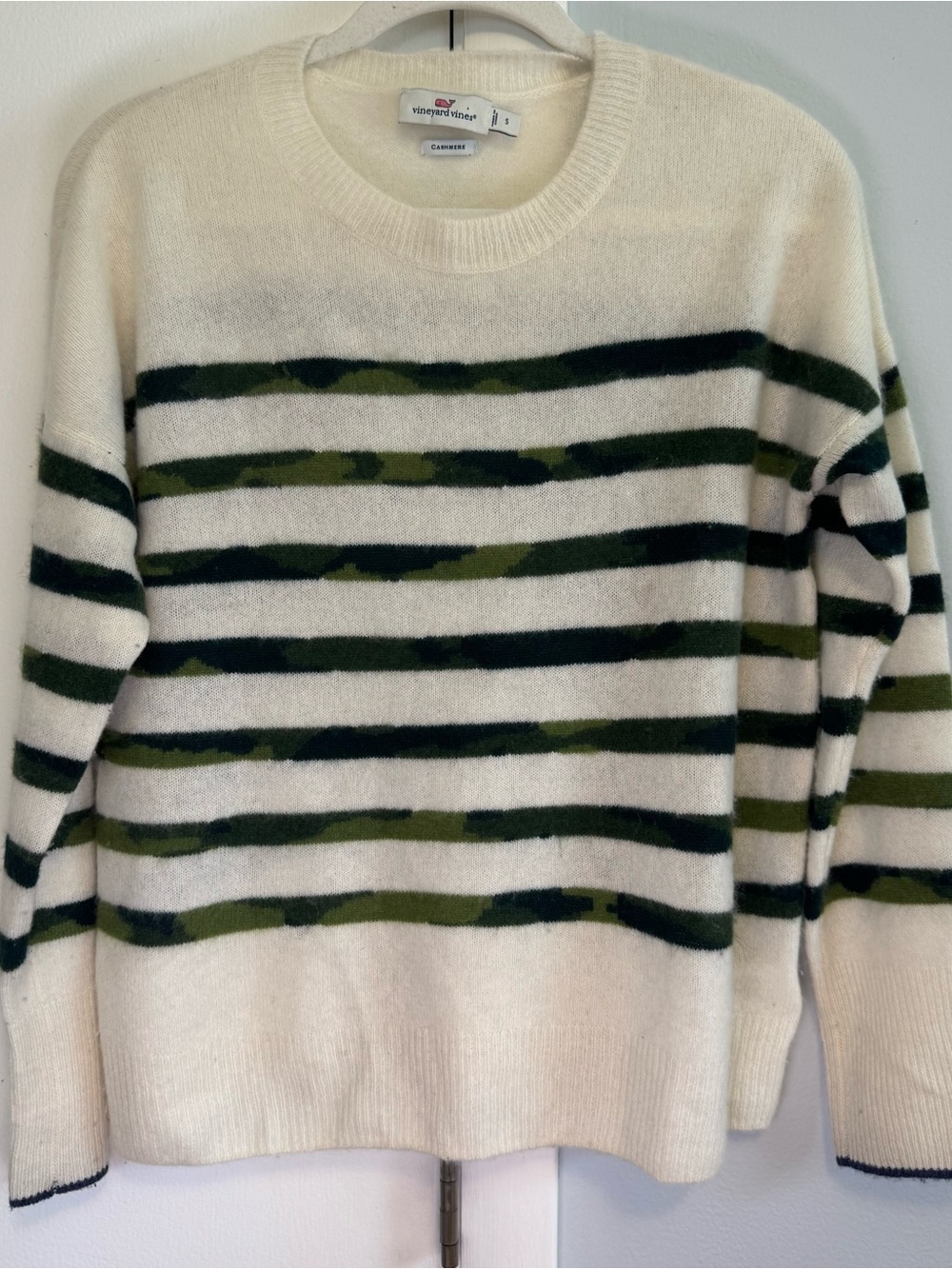 Vineyard Vines 100% Cashmere Cream Crewneck Sweater with Green Stripes